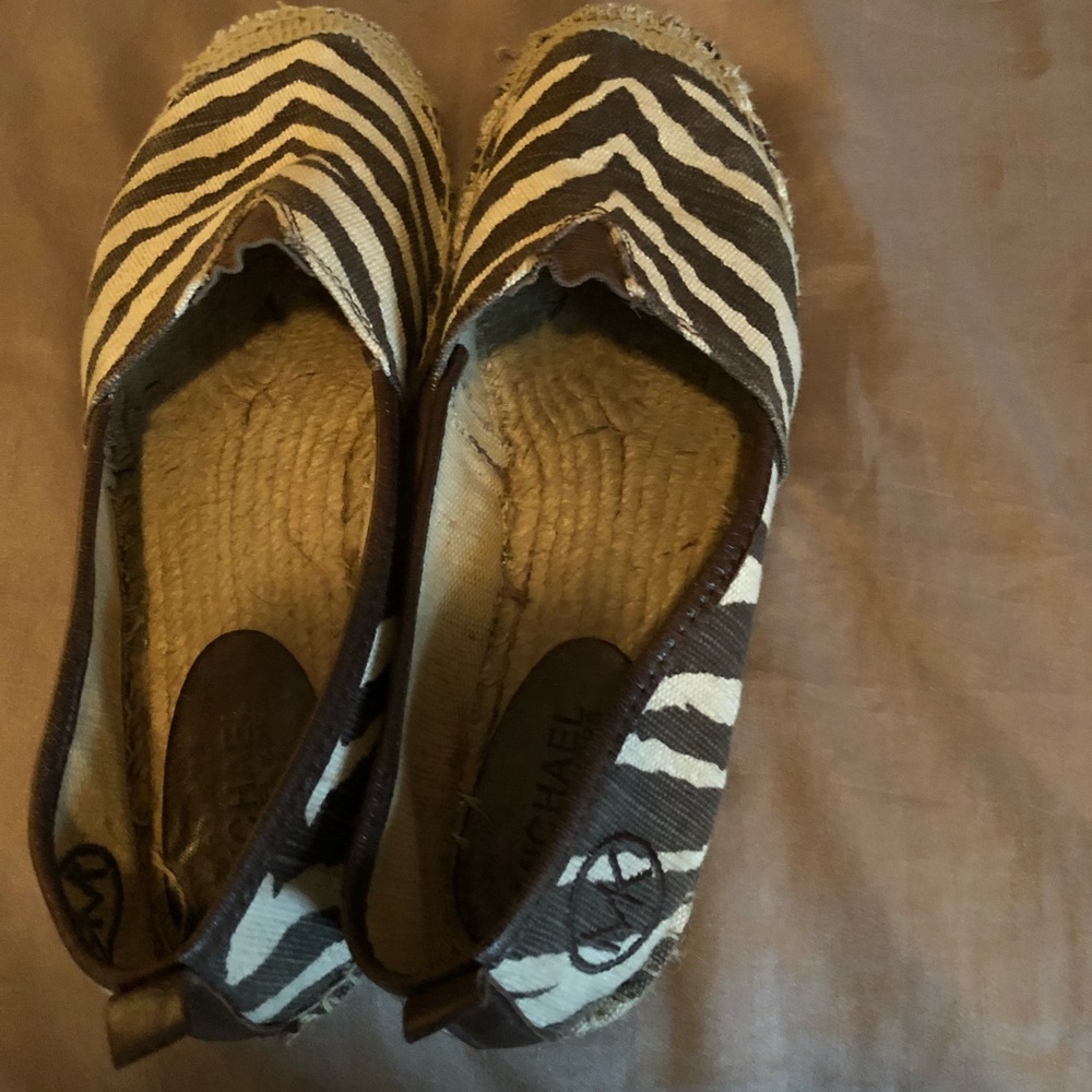 Flat espadrilles